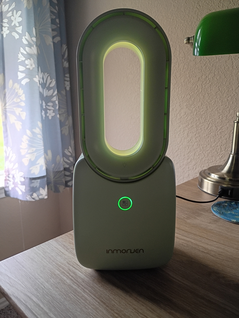 InnoMouen Oval LED Desk Fan - Light Green